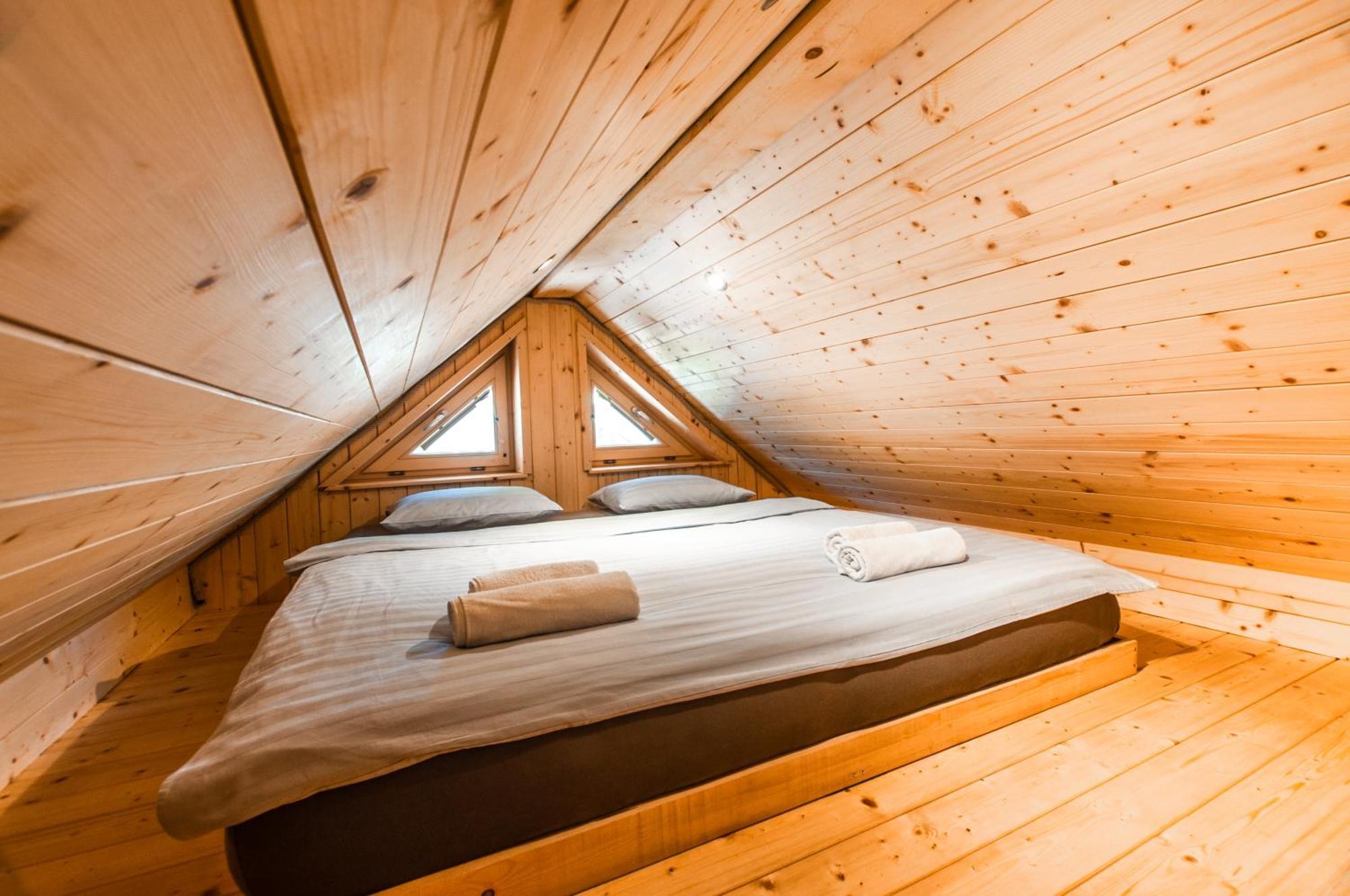 Log House Natura Radovljica Buitenkant foto